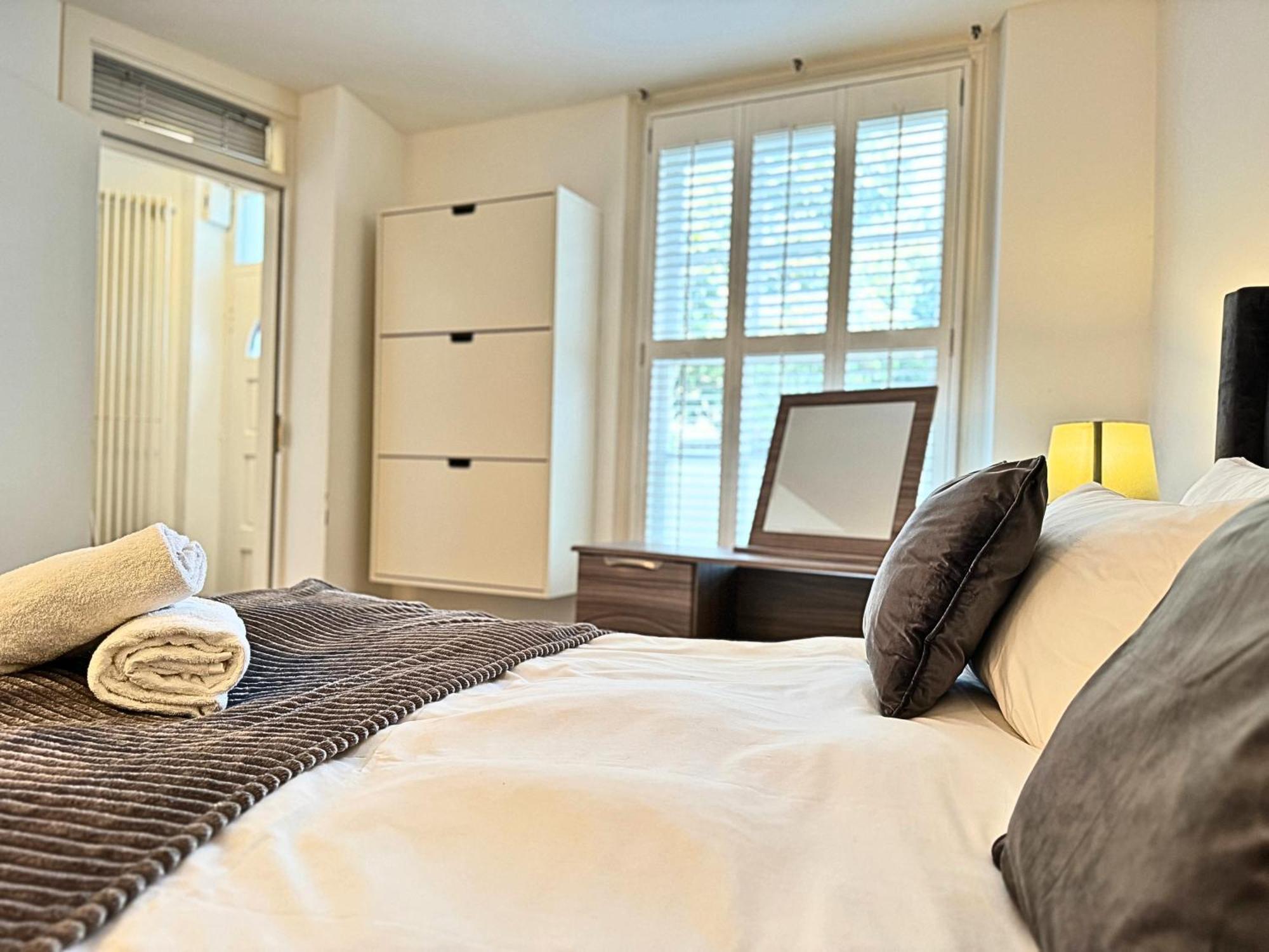The Heart Of Kensington Mews - 3 Bedrooms House-Private Entrance-Hyde Park Walk Away-Green Park 9 Minutes Underground- The Best Of London With Glamour Of Kensington מראה חיצוני תמונה